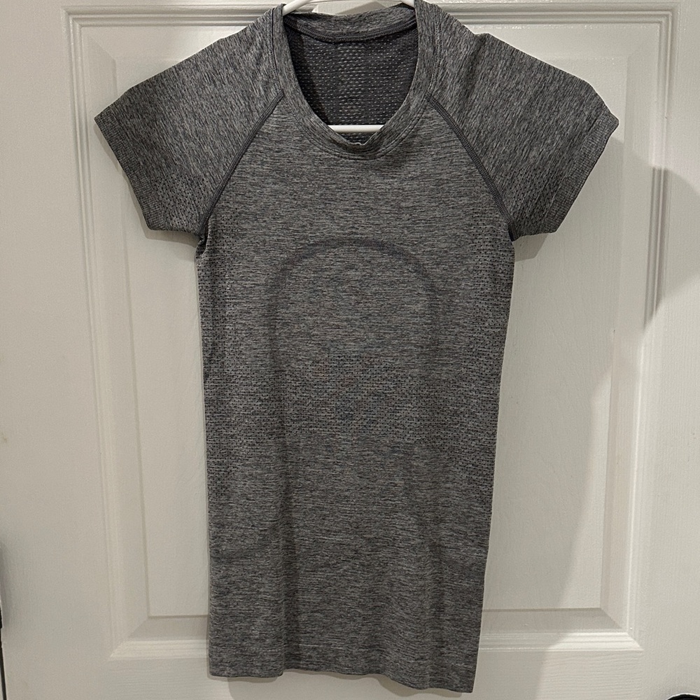 lululemon athletica Gray Long Sleeve Tee